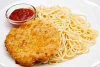 Шницель из индейки со спагетти и кетчупом 290 г
