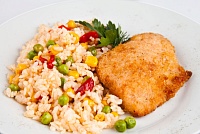 Горбуша жареная в сухарях с рисом по-гавайски 250 г