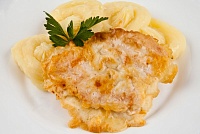 Куриное филе в сырном кляре с картофельным пюре 270 г