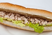 Багет с куриной грудкой 240 г