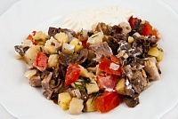 Салат из свинины с помидорами и грибами 150 г